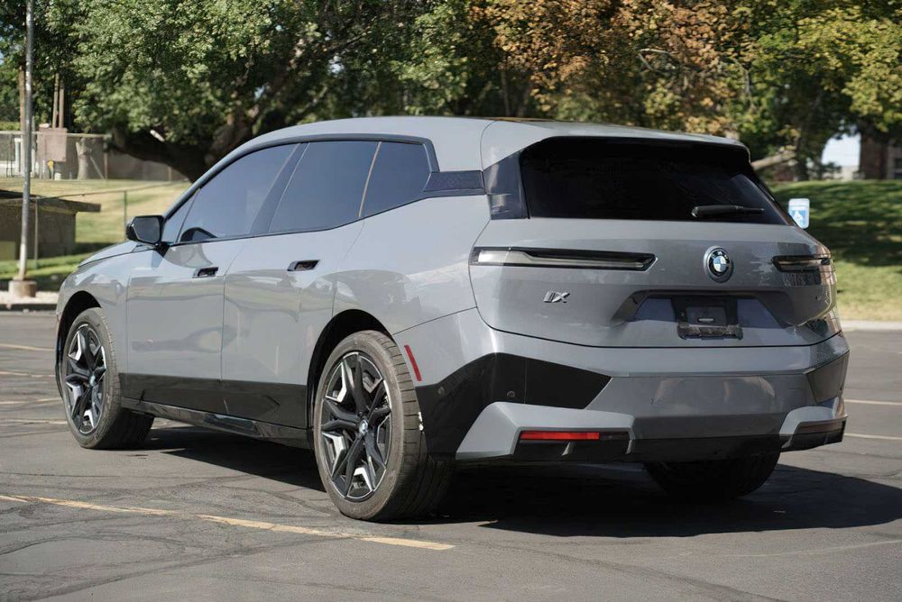 BMW iX xDrive50      2024