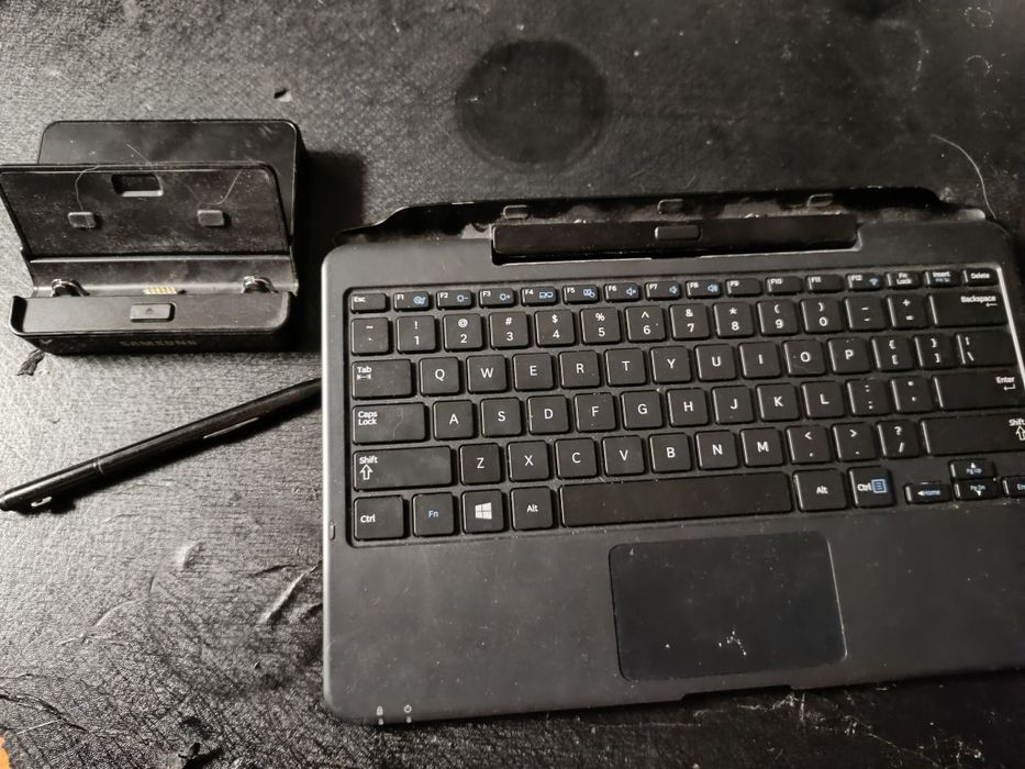 Samsung xe700t1c (3G, док станція, клавіатура, стилус)