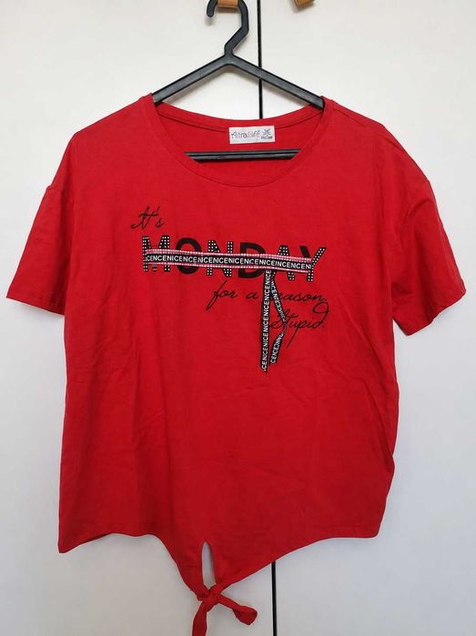 T-Shirt Vermelha "Monday" - Atrativa Moda