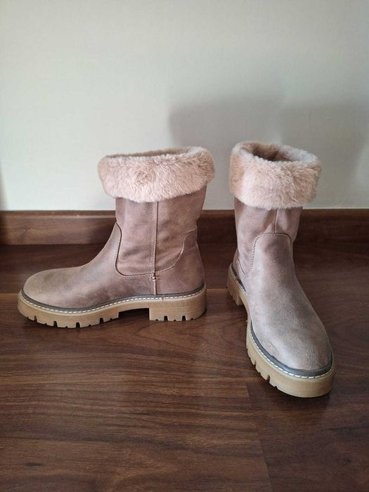 Botas Bege com pelo