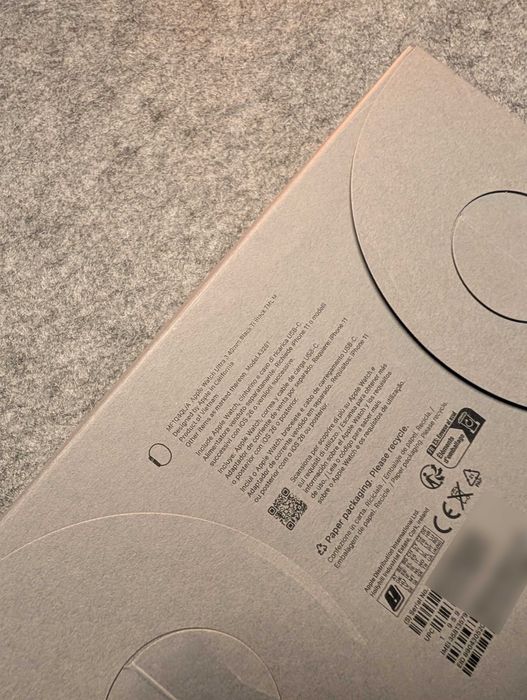 Apple Watch Ultra 3 49mm Titânio Preto Loop Milanesa - M - NOVO/SELADO