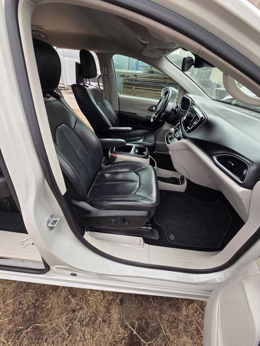 Chrysler Pacifica 2017 Touring L