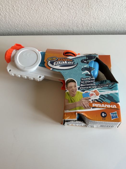 Pistola de água SuperSoaker Piranha Nerf
