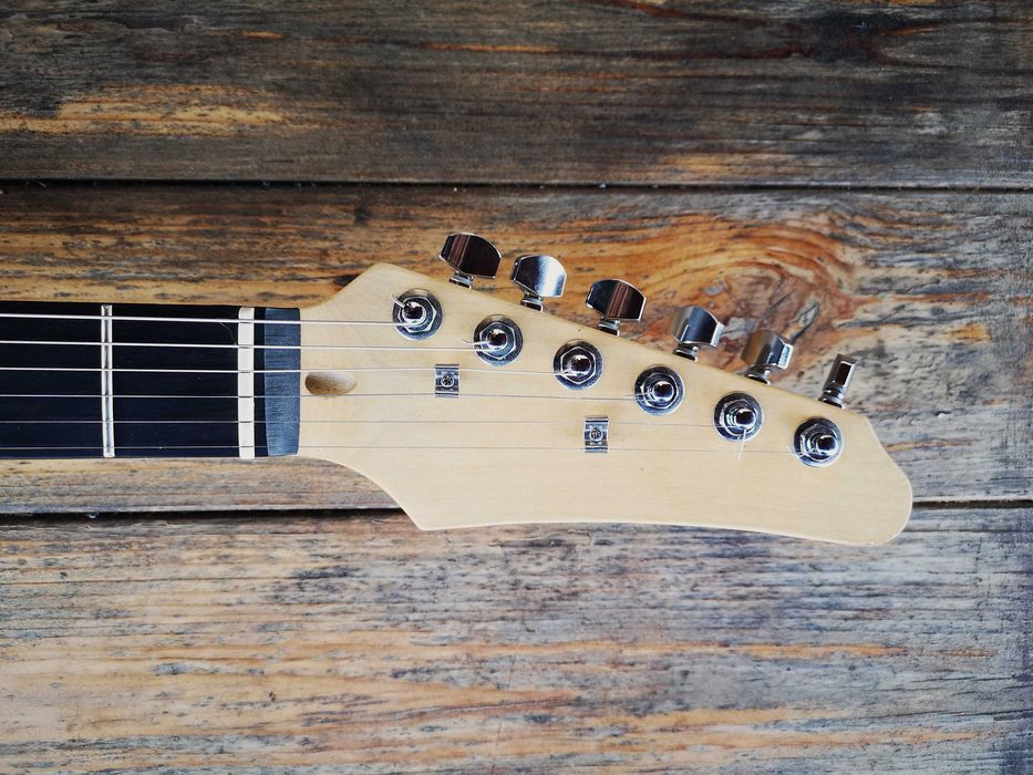 Ibanez AZ 2204 (réplica custom made)