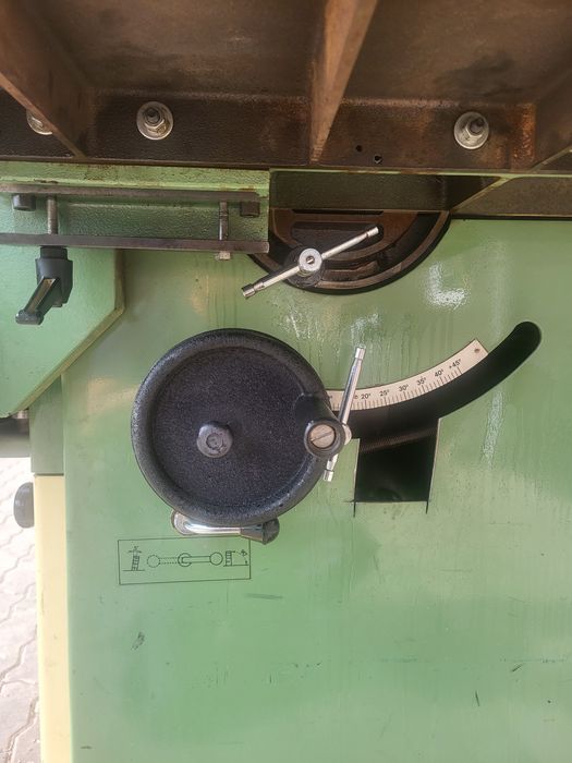 Фрезерний верстат Maka