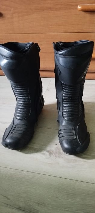 Sprzedam Buty firmy husar