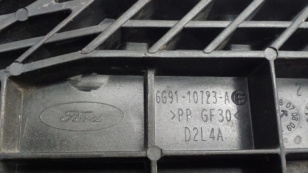 Base / caixa da bateria FORD Mondeo IV Carrinha (BA7)