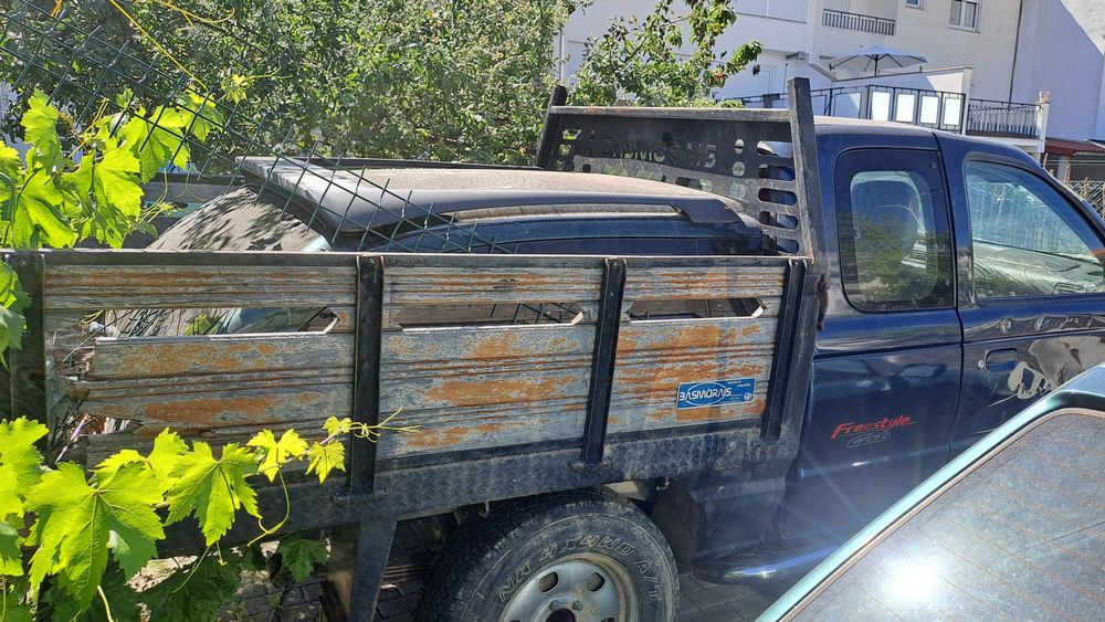 Mazda b2500  4x4
