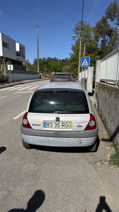 Renault Clio II 1.2 16V (3 portas)