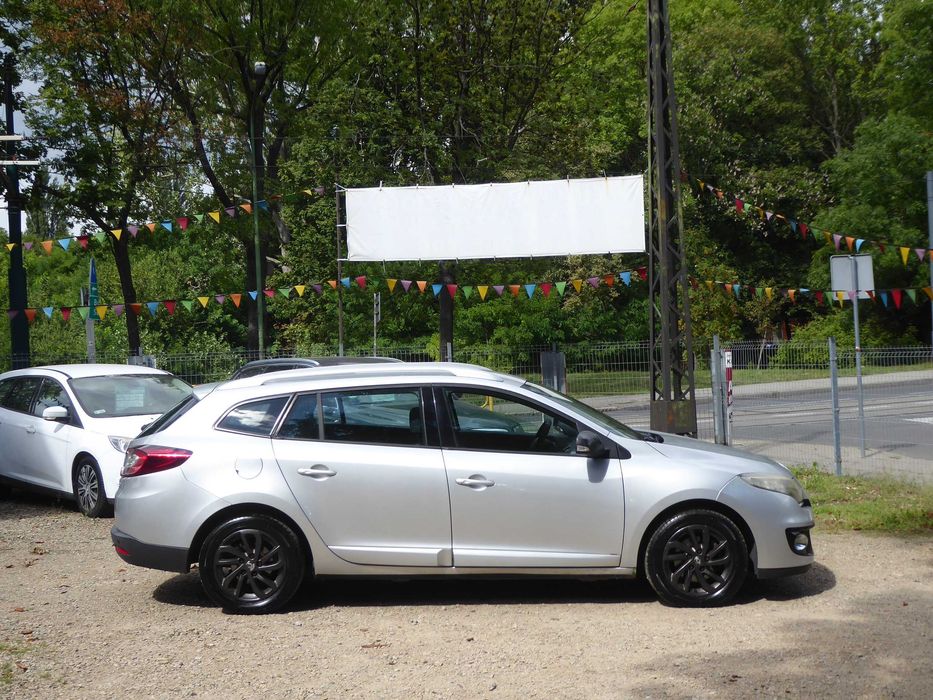 Renault Megane 1.6 Diesel, Krajowy, Nowe Opony, Bogate Wyposażenie