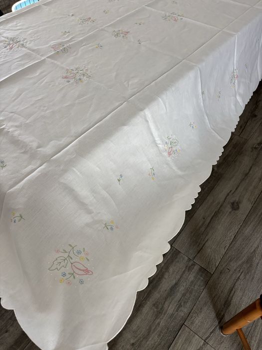 Toalha de mesa linho branco bordado feito à mão