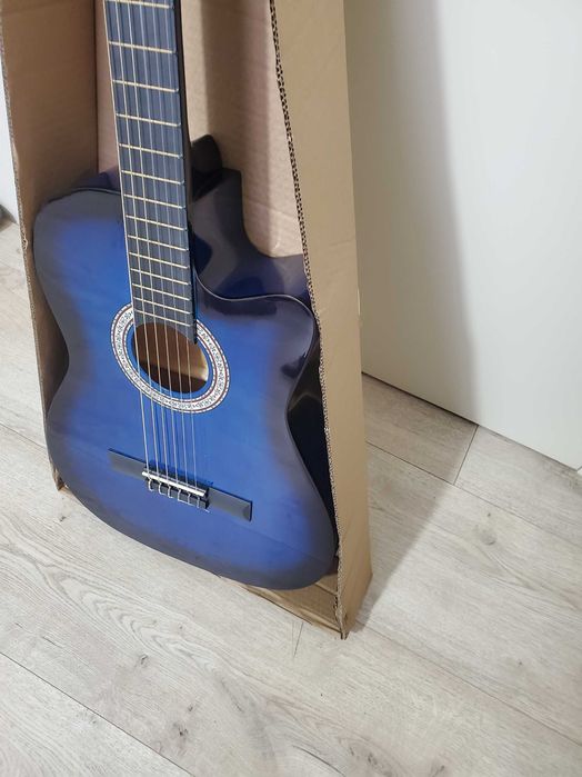 гитара классическая синяя с вырезом нейлоновые струны