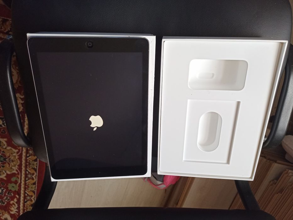 Большой планшет Apple Ipad Air 2/батарея 12 часов/ тонкий,шустрый.