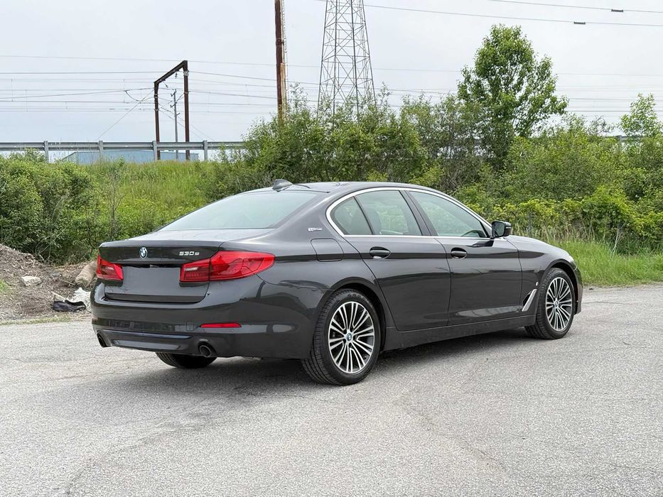 BMW 530e xDrive      2020