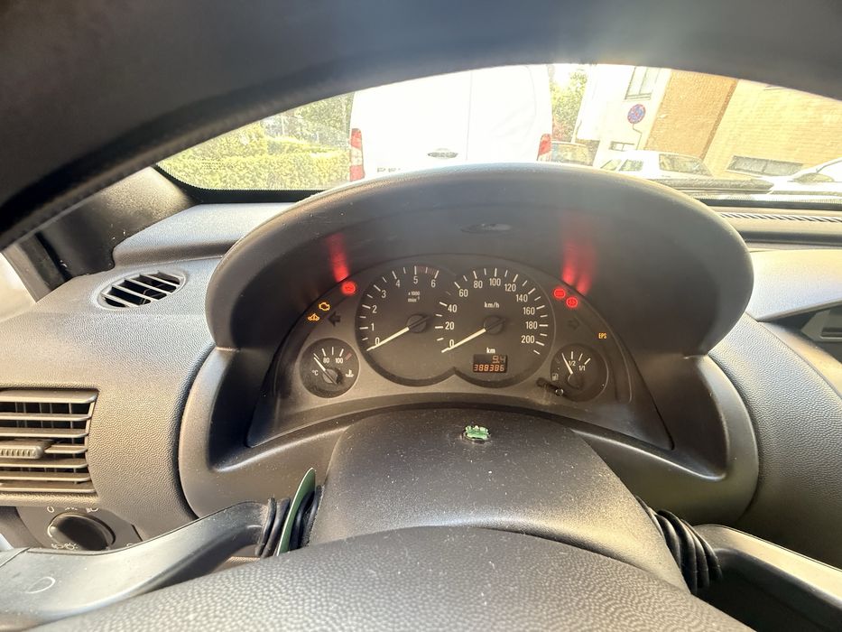 Opel combo 2002 em boas condicoes