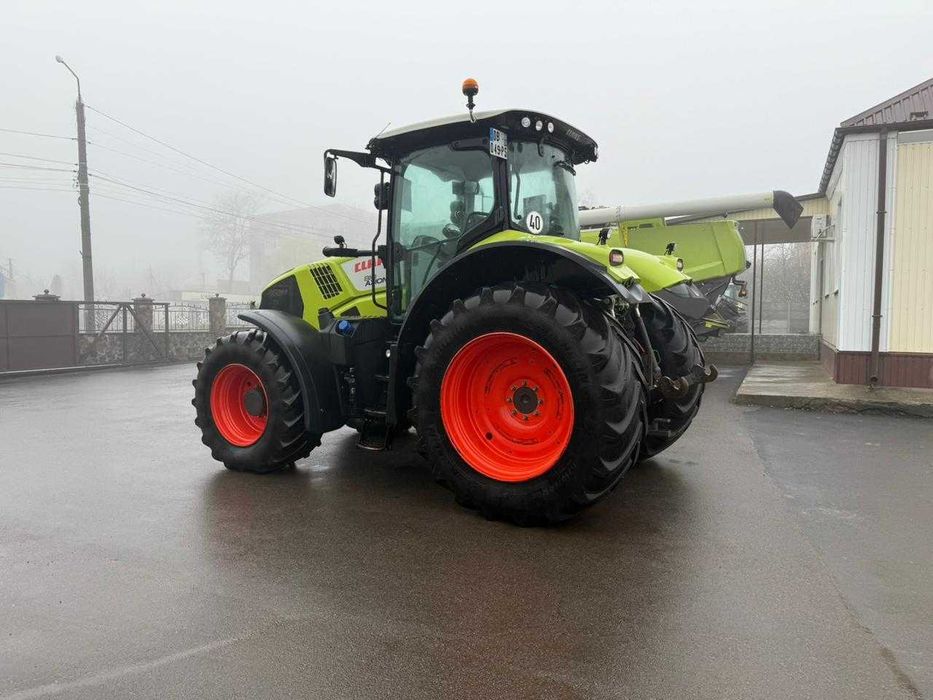 Трактор Claas Axion 810 2013