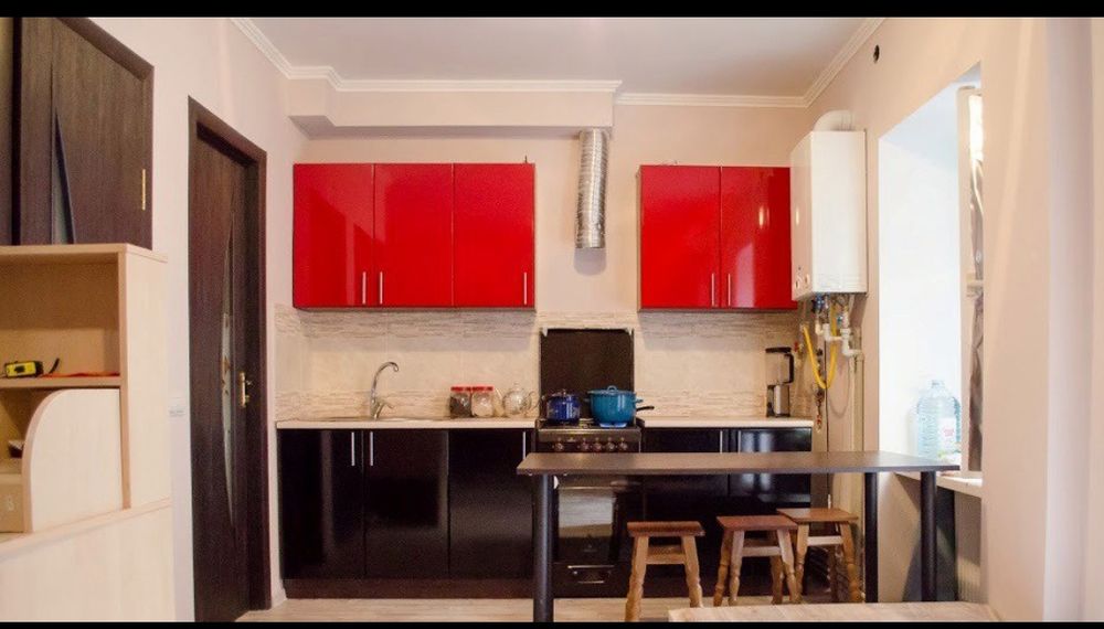 Цена в месяц 2100  неделя 700 комната общежитие центр хостел