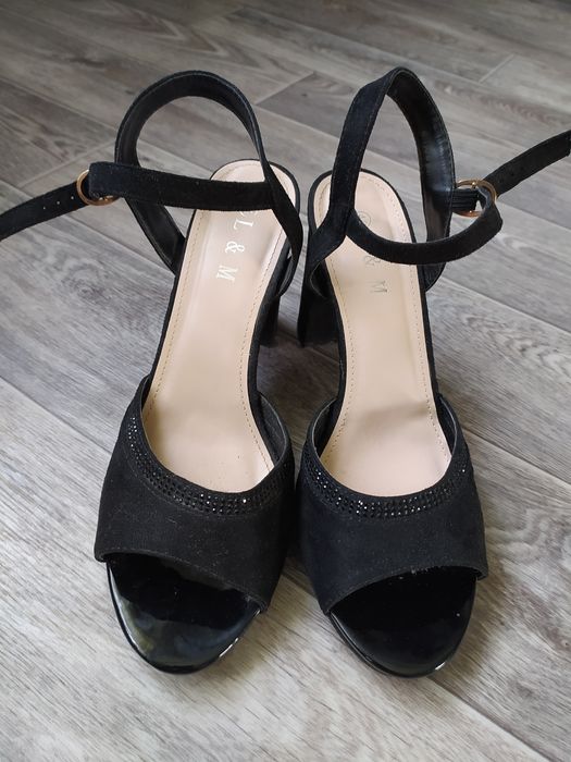 Красивые босоножки