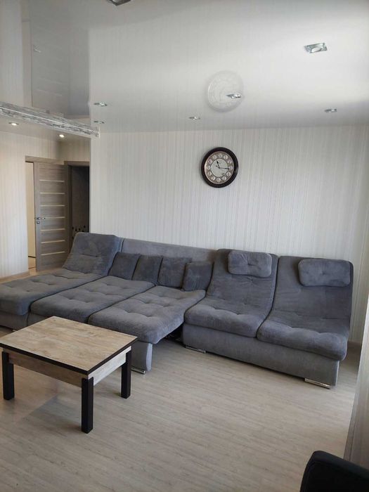 Сдам 3-комнатную квартиру Центр