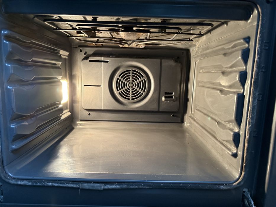 Електрична духова піч Siemens hb760560s