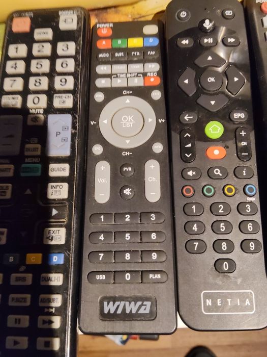 Piloty do telewizorów