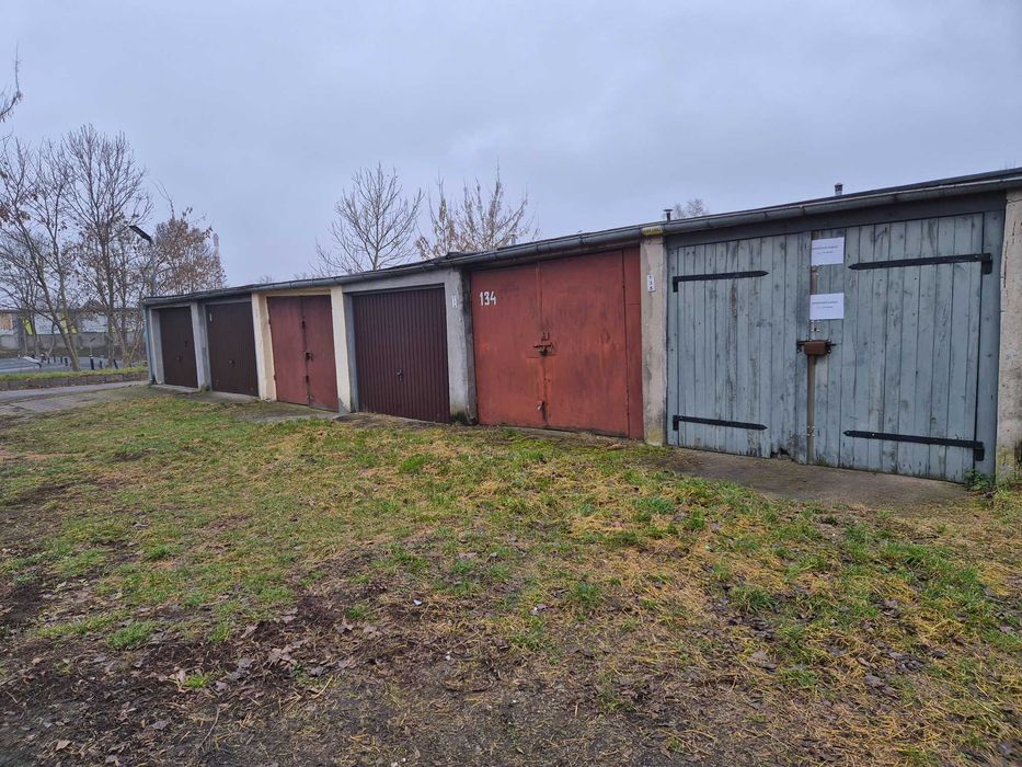 Garaż z kanałem ZŁOTÓW, Powstańców