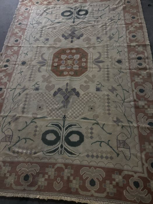 Tapete de Arraiolos feito à mão – peça tradicional portuguesa” 1960