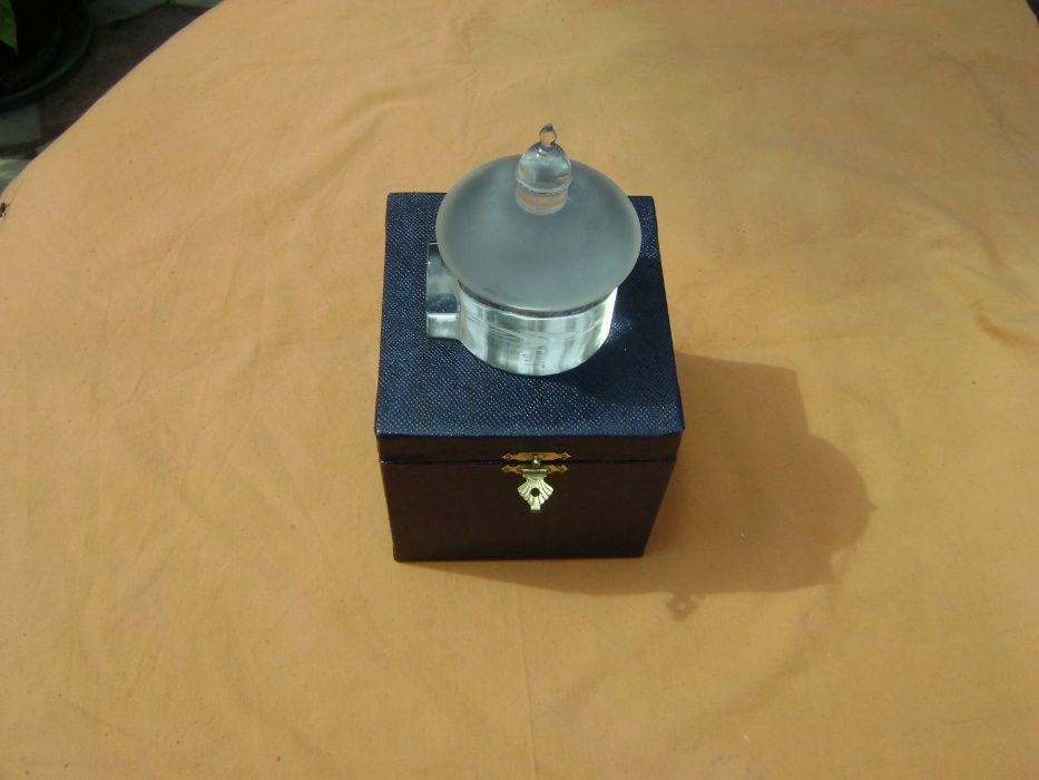 Caixa em estanho modelo exclusivo Chemical original outras peças