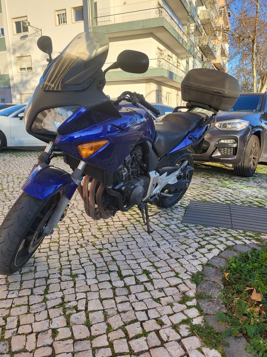 Uma fantástica Honda CBF600SA com ABS procura novo dono