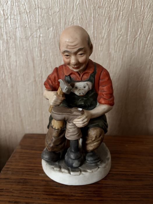 Статуетка сапожник