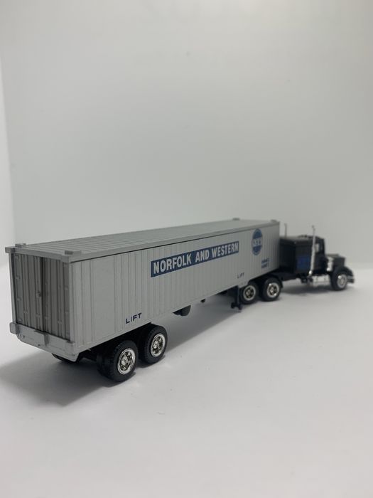 Kenworth Norfolk da Herpa escala H0 1/87