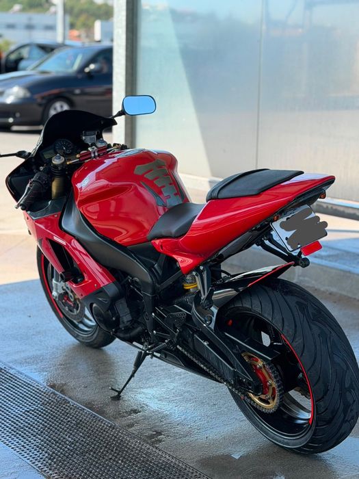 Yamaha  R1  2002