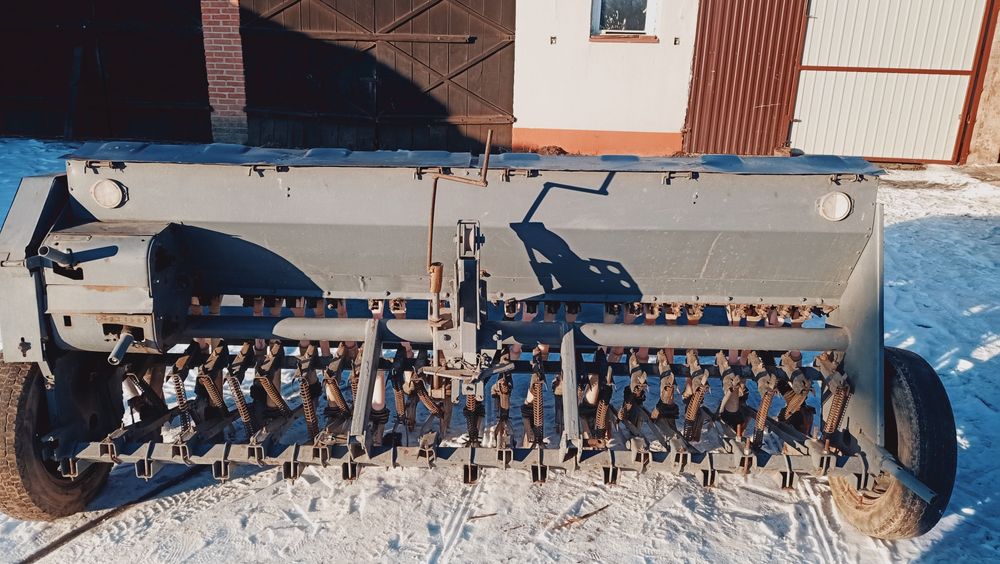 Siewnik  zbożowy poznaniak 2.7 m.