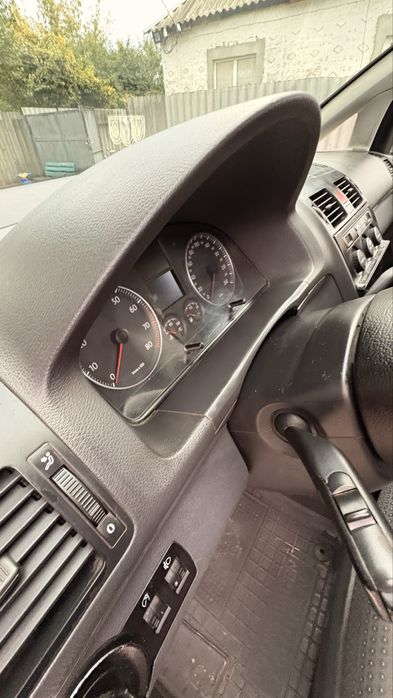 Volkswagen Touran 1.6 FSI