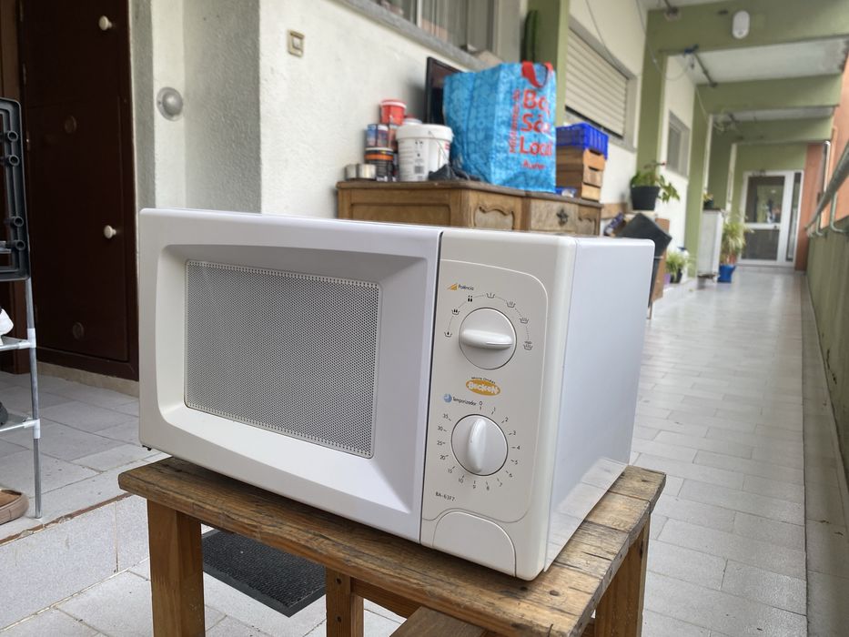 Microondas Becken Usado 1000W