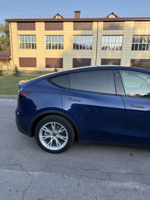 Tesla model Y 2021 рік 82 кВт