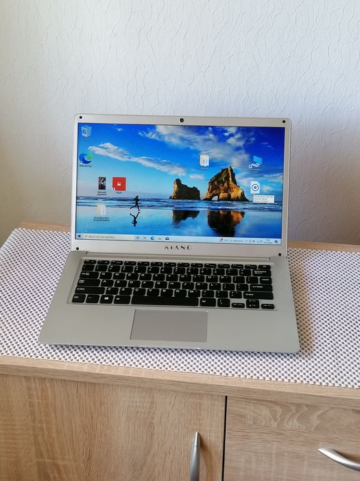 Laptop 14.1" Kiano SlimNote 14.2, 32GB /2GB, Win 10.