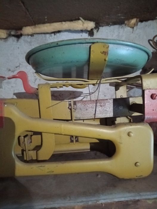 Продам весы старинные до 20 кг