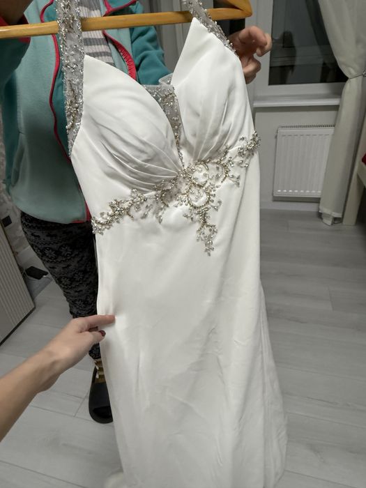 Сукня весільна з бісером