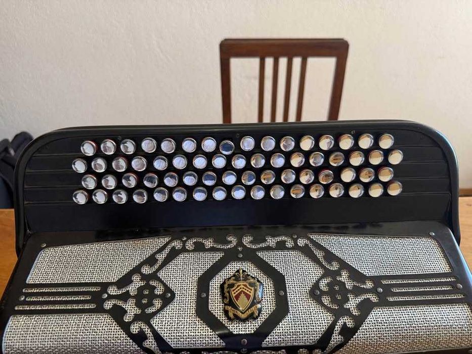 Acordeão Scandalli necessária reparação