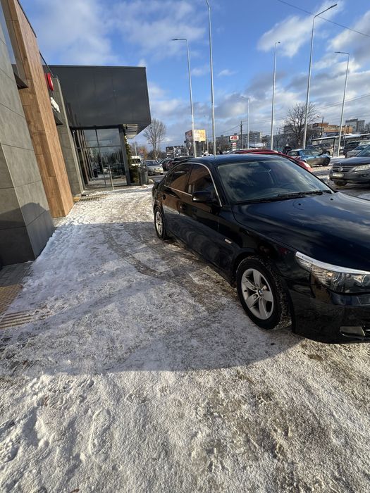 BMW523 2.5 бензін