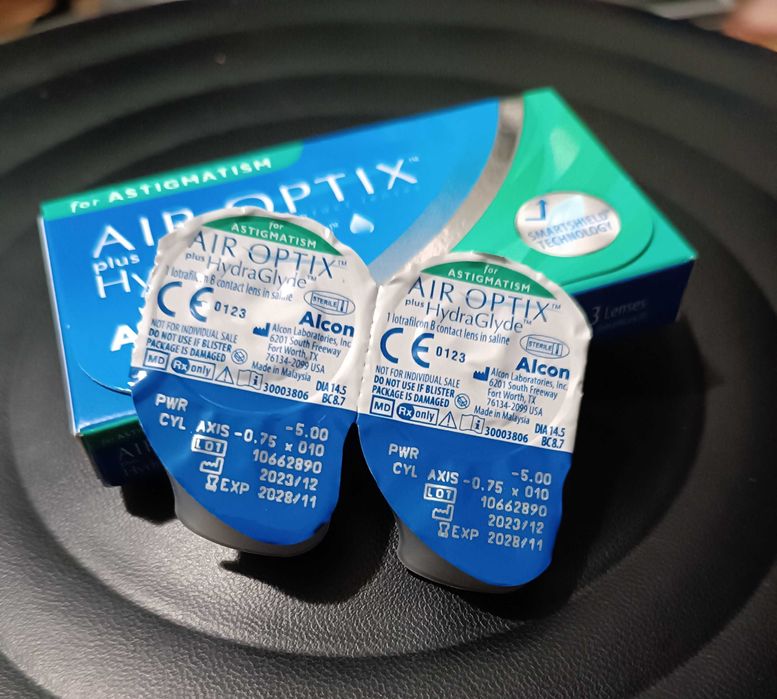 Контактні лінзи Air Optix HydraGlyde for Astigmatism