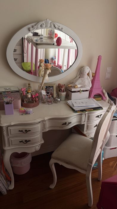 quarto completo chipamdele , restaufamdo em atelier