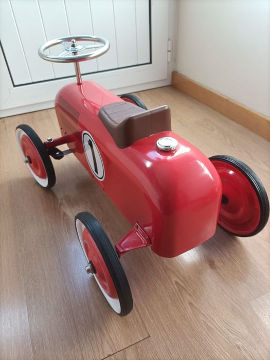 Carro andarilho como novo