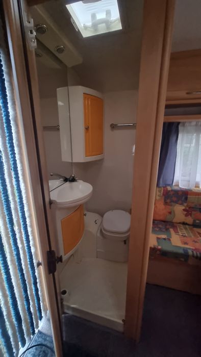 przyczepa kempingowa Dethleffs Camper420,4 os. 1100DMC,przedsionek