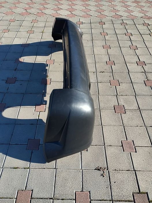 Продам бампер задній