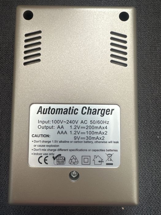 9. 2 szt. Akumulator 9V 6F22 NI-MH + Inteligentna Ładowarka LED