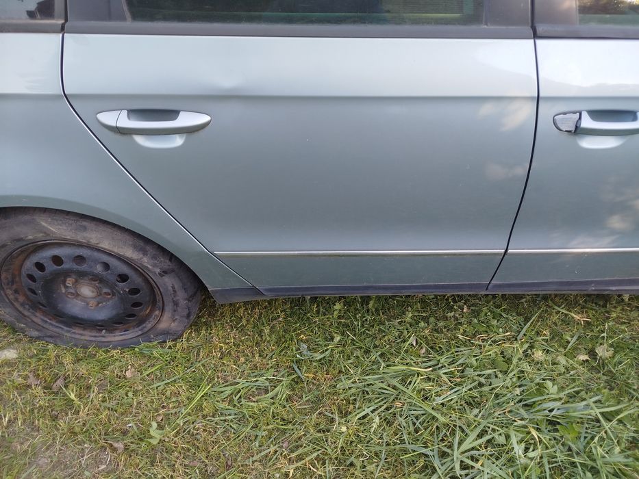 Passat B6 LB5M części Klapa Drzwi Tapicerka