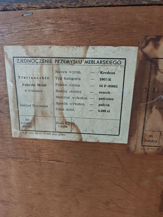 Kredens PRL lakierowany