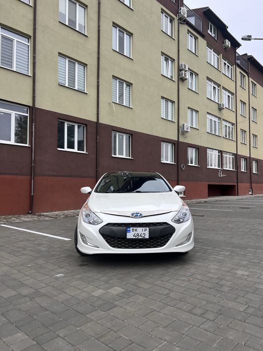 Hyundai Sonata гібрид